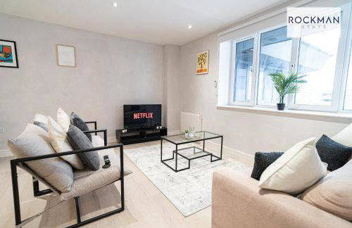 Library House Apartments - FREE PARKING - Contractor Hub - Superfast Wi-Fi - Long Term Stays - Foto 1