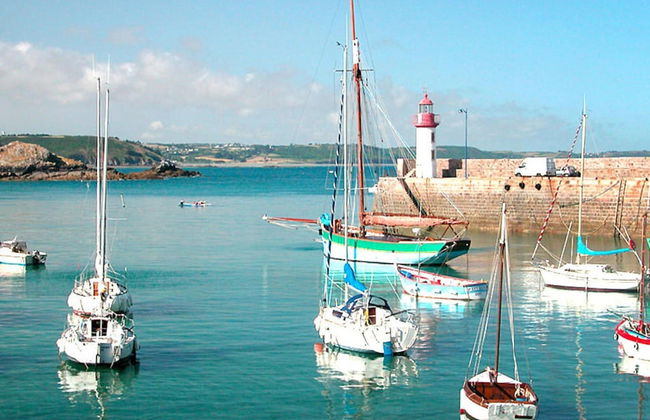 Nice Holiday Home Near the Beach, Hillion - Photo 12