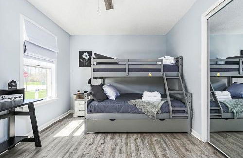 The Cozy Charcoal Cottage - with Garage - Family Friendly - Foto 30