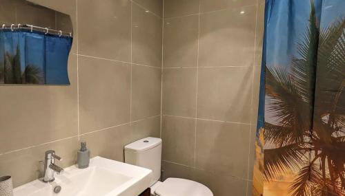 Luxurious & Sunny Garden Flat near Pinner Station - Foto 3