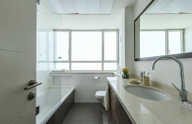 Stunning 2BR Apartment in Beeri - Foto 32