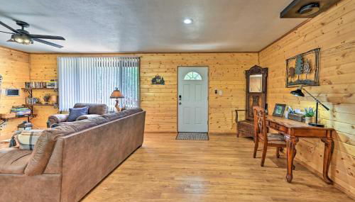 Peaceful Strawberry Cabin Fire Pit and Hot Tub - Foto 5