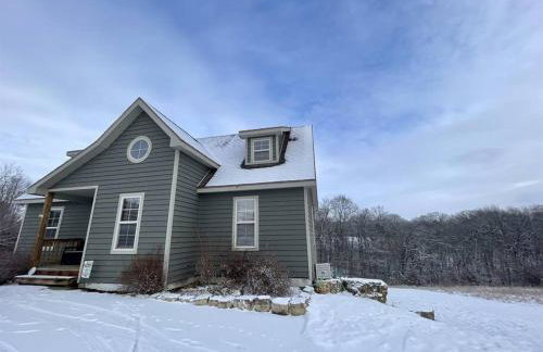 Gorgeous cabin 3bdrm/3bth, hot tub, fireplace, kid/pet friendly - Foto 9