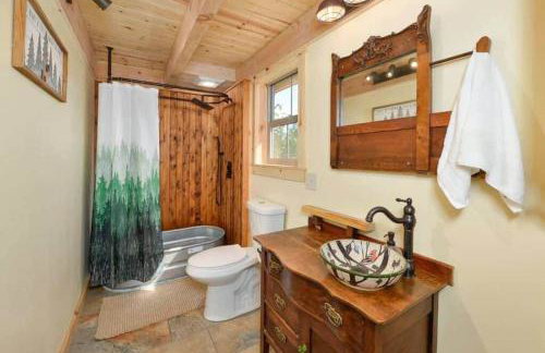 A Woodland Cottage-Fireweed Meadow Vacation Rental - Foto 5
