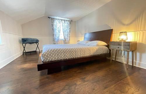 Dual-Home Berkshire Retreat Sleeps 16 - Foto 32