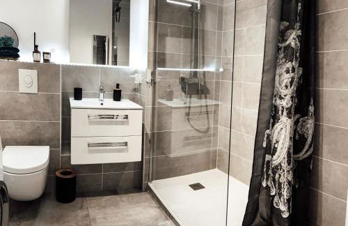 Le cocon Blånc Metz -T2 cosy avec parking privé & balcon - Gare, Nouvelle Ville - Photo 33