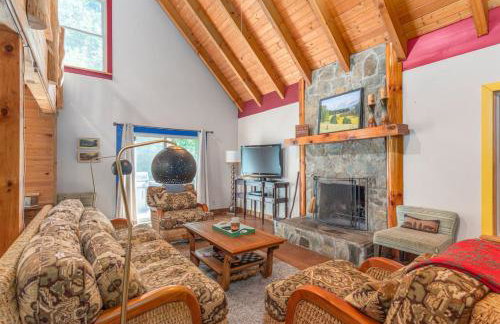 Secluded Cabin with Quality Furnishing and Hot Tub - Foto 57