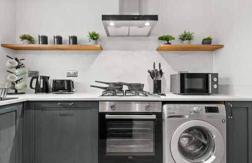 Modern 3-Bed Home, Super King Beds, Drive Parking - Foto 15