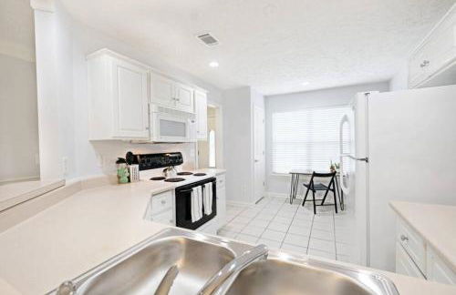 Dwell Proper 2 Bedroom Condo - Foto 13