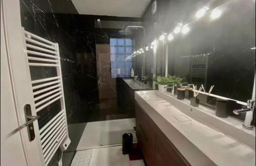 Le Point Virgule - Parking Privé - Clim - Foto 13