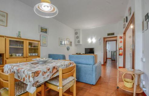 1 Bedroom Awesome Apartment In San Saturnino - Foto 2