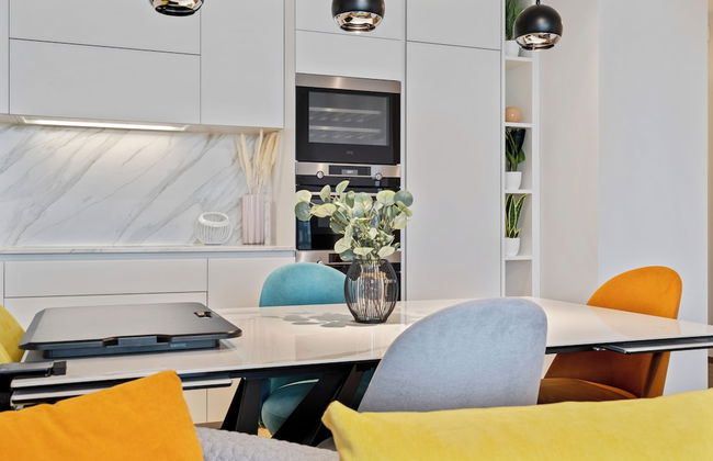 Stylish Luxurious Apt w Pool & Gym ID214 - Foto 8