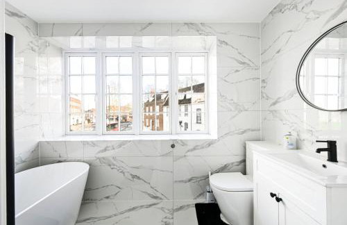 Steps from Hampton Court – Stylish London Retreat - Foto 9