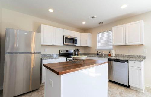 Welcome Families and Pets! 30 nights Entire Home - Foto 10