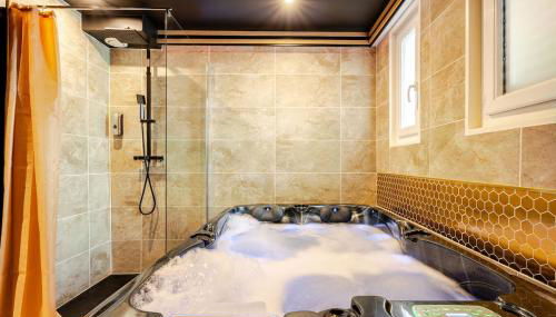 Secret SPA Jacuzzi & Cinema - Foto 3