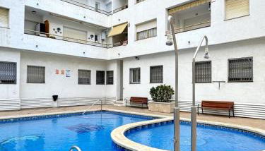 Apartamento con Terraza,Piscina,Playa y Aire acondicionado - Photo 4