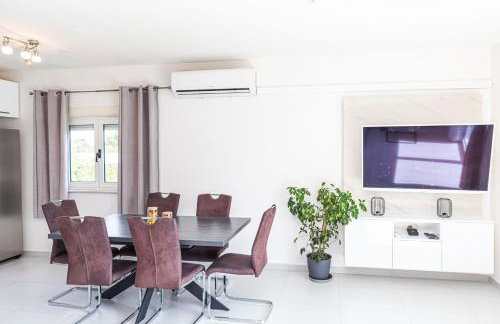 Apartman Luci - Private Heated pool - Photo 14
