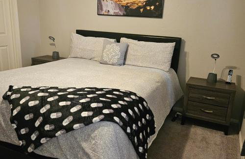 This cute 3 bedroom 2 and half bath is cozy - Photo 53