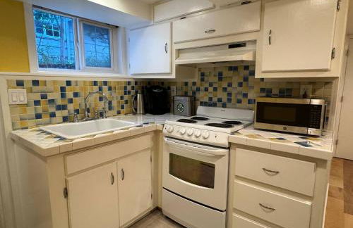 Greenlake Craftsman - Hot Tub, AC, Dog Friendly - Photo 34