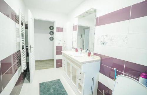 La Pierre Dorée-3 chambre 2 salle de bain-AO - Foto 9