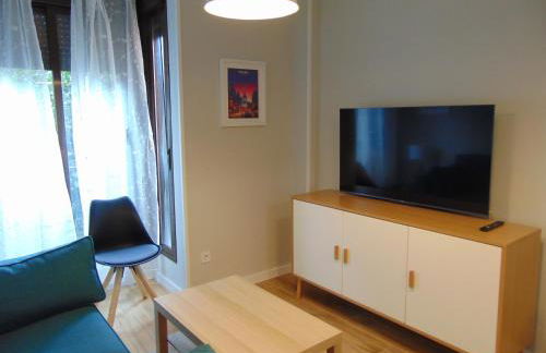 Airport Madrid Plenilunio Suites blue - Photo 12