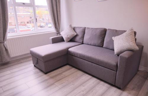 2BR City Centre Apartment By Travel Lets Short Term Rental Agency Derry With Free WiFi - Foto 27