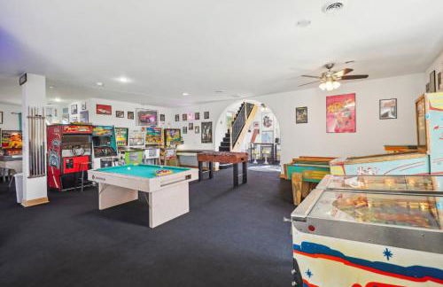 The Starlight Tower Manor, River, Arcades, Observatory, Theater - Foto 12