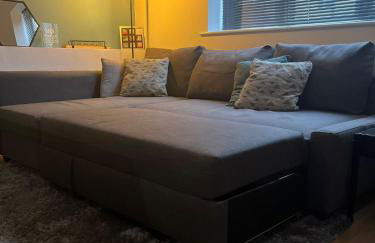 Perfect 1 Bed Apartment - Central with Parking, WiFi, TV, Desk - Foto 17