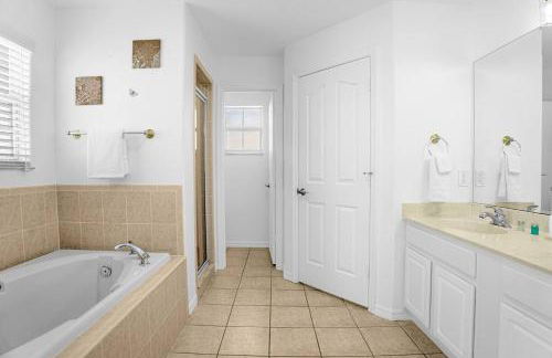 Vista Home near Disney - NEW heated hot tub - games room - Foto 17