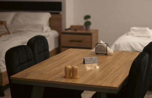 Emily Apartments 3 - Photo 2