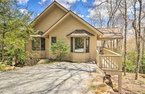 Sapphire Retreat with 2 Decks, Views and Resort Access - Foto 25