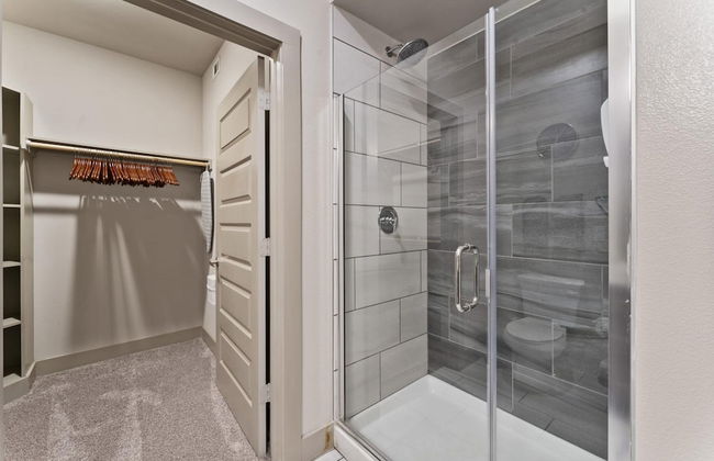 Elegant 1BR King Suite Close to DT w Fast Wifi - Foto 10