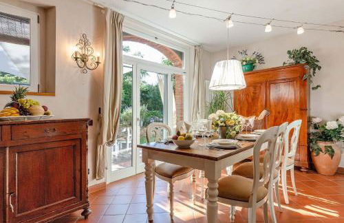 Villa Ester, a Stylish Farmhouse on the Hills - Foto 23