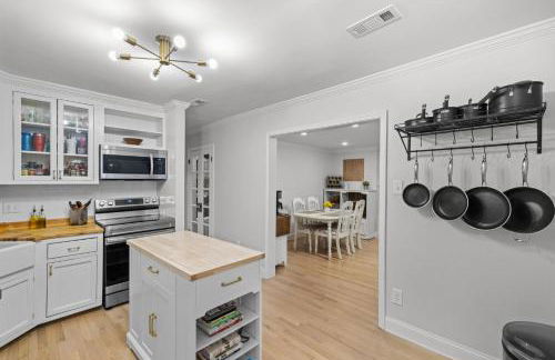 Imperial Porch Haven Cozy Fire Pit Fenced Yard - Foto 22