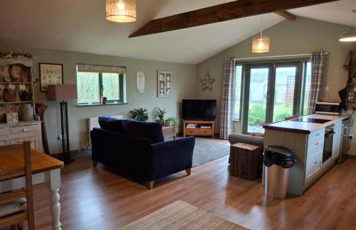 The Potting Shed And The Garden Shed Self Catering - Photo 5