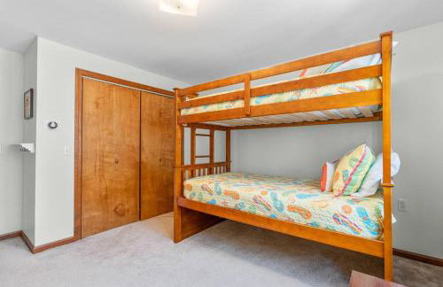 Lovely House 5 Min to Beach with Deck Grill and Garage - Foto 35