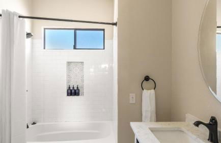 Scenic Deck w Sunset Views Near Temecula Wineries Estrada Ranch by AvantStay - Foto 24