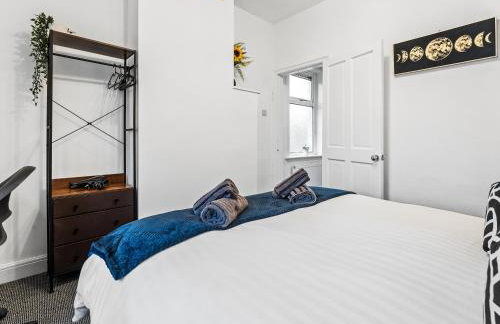 Crew Quarters - Your Ideal Stay in Bury - Photo 23