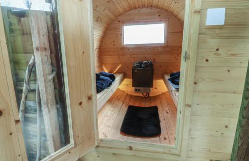 The Journeyman Luxury Shepherds Hut - Photo 21