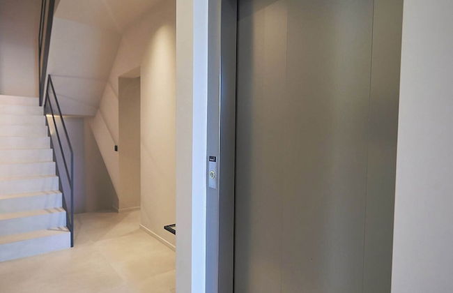 White Coast - Photo 2