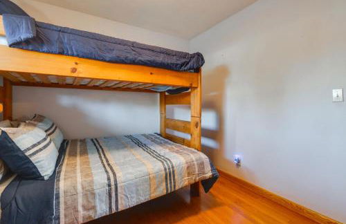 Antiquing and Fishing Riverfront Waupaca Home! - Foto 20