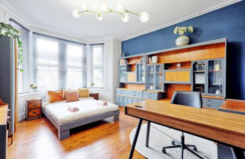 Spacious 4-Bedroom Home Near Station Seafront - Pass the Keys - Foto 2