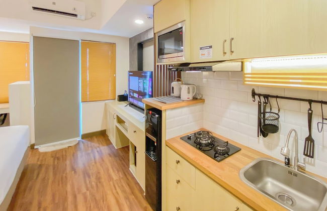 Minimalist and Cozy Studio LRT City Jatibening Apartment - Photo 12