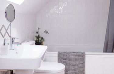 Beautiful apartment in Guildford with parking - Foto 41