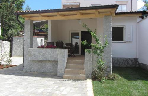 Holiday Home Lujo - Photo 6