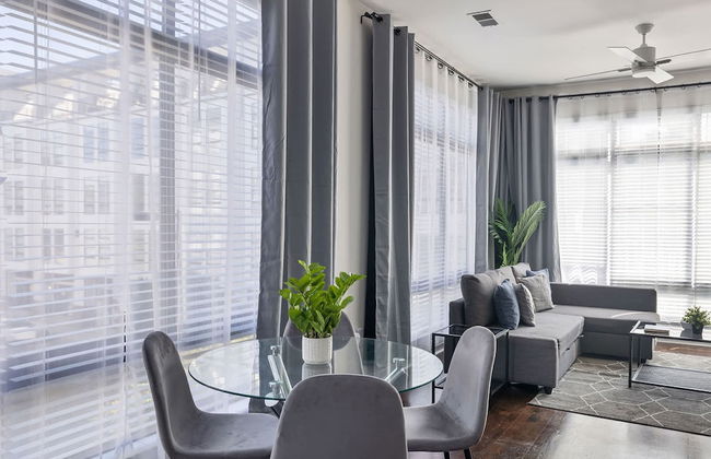 Spacious 2BD With Private Balcony and Free Parking 2 - Foto 25