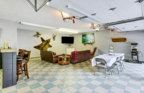 Lakefront Tower Home with Shared Dock! - Foto 22