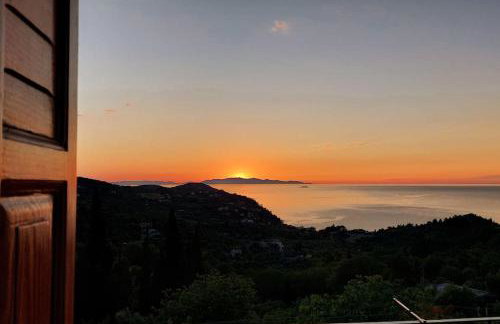 Μπαλκόνι του Αιγαίου father's house in Kimi - Photo 6