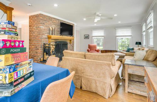 Pool, Sunroom and Gardens Luxe Sandy Hook Home! - Foto 5