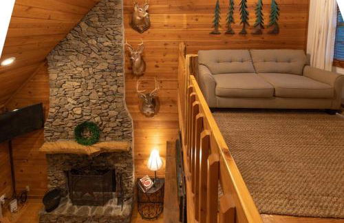 Cozy Cabin Smoky Mountains - Hot tub, pool, & golf - Foto 32